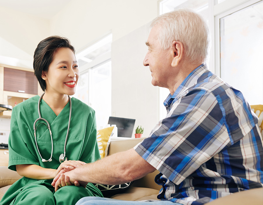 nurse-reassuring-patient-KL87H9P.jpg nurse-reassuring-patient-KL87H9P.jpg